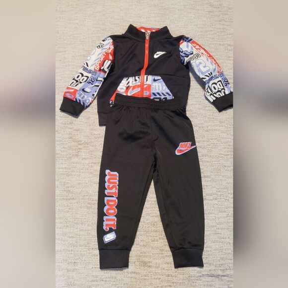 Nike 2-Piece Kids Track Suit - Size: 18M - Picture 1 of 7